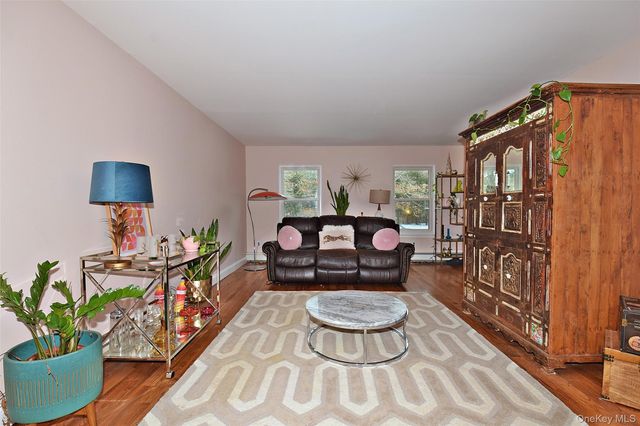 338 Pond Path, East Setauket, NY 11733