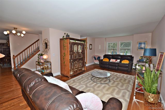 338 Pond Path, East Setauket, NY 11733