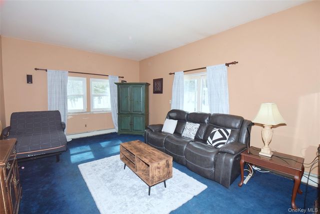 338 Pond Path, East Setauket, NY 11733