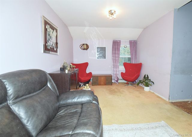 338 Pond Path, East Setauket, NY 11733