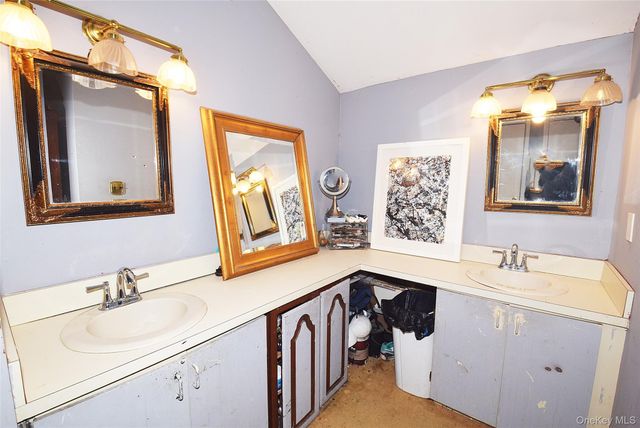 338 Pond Path, East Setauket, NY 11733