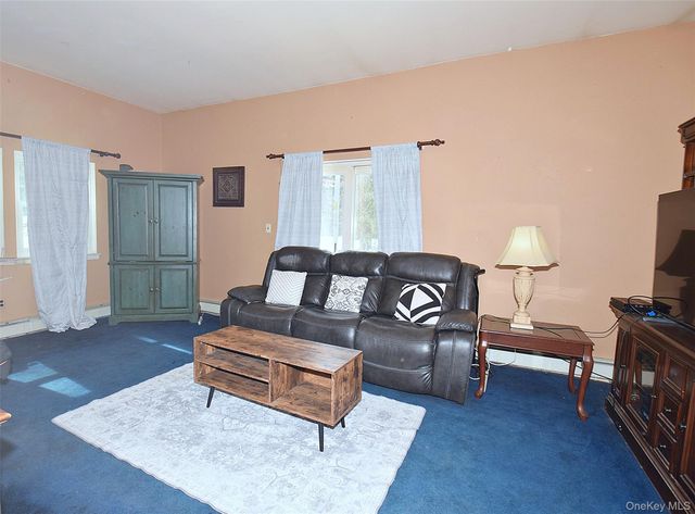 338 Pond Path, East Setauket, NY 11733