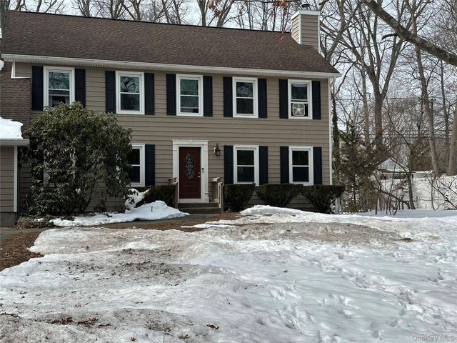 338 Pond Path, East Setauket, NY 11733