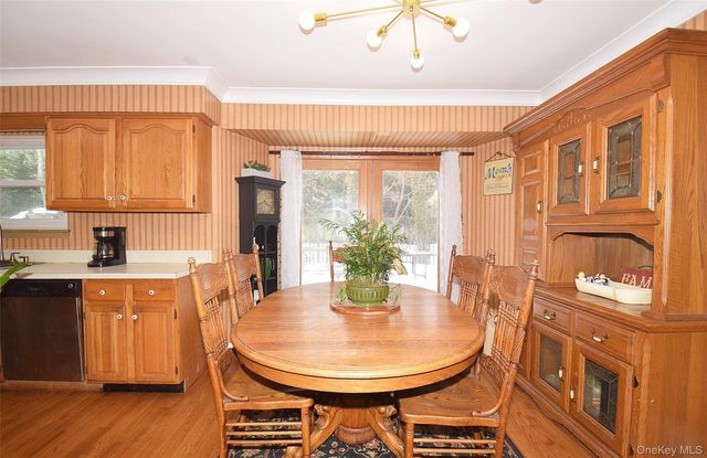 338 Pond Path, East Setauket, NY 11733