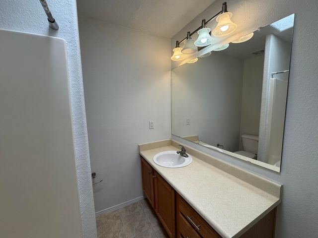 4604 VIA MACDUFFEE Road NE, Albuquerque, NM 87111