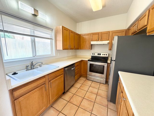 4604 VIA MACDUFFEE Road NE, Albuquerque, NM 87111