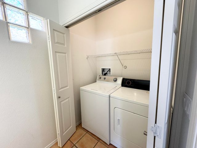 4604 VIA MACDUFFEE Road NE, Albuquerque, NM 87111