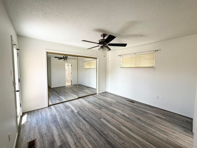 4604 VIA MACDUFFEE Road NE, Albuquerque, NM 87111