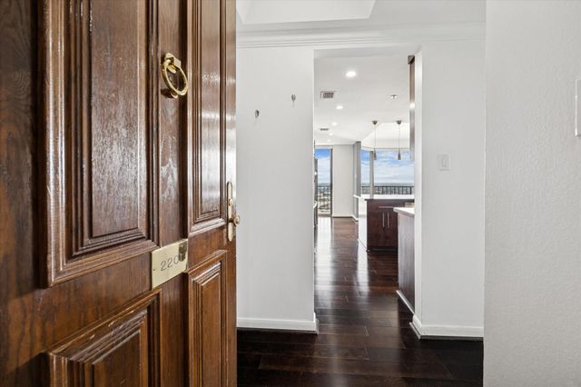 3350 Mccue Road 2201, Houston, TX 77056