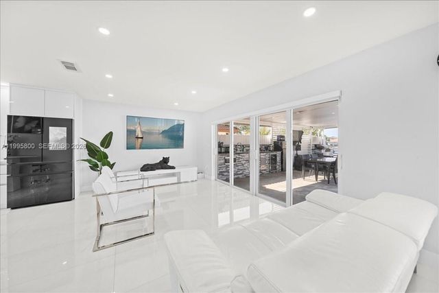 15341 SW 36th St, Miami, FL 33185