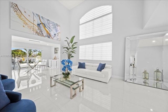 15341 SW 36th St, Miami, FL 33185