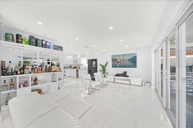 15341 SW 36th St, Miami, FL 33185