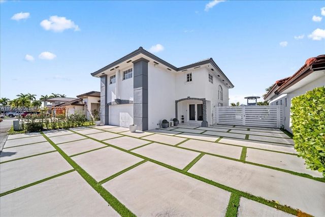 15341 SW 36th St, Miami, FL 33185