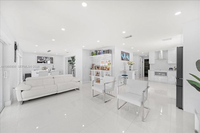 15341 SW 36th St, Miami, FL 33185