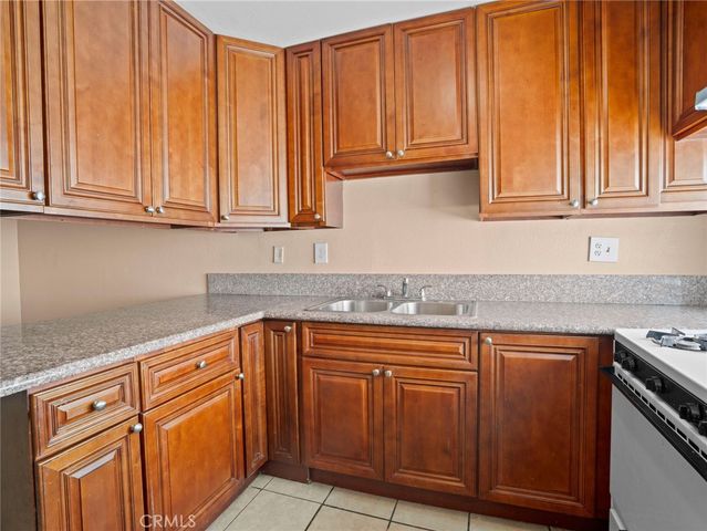 7243 Milton 5, Whittier, CA 90602