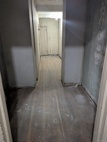 910 Sheridan Avenue E, Bronx, NY 10451