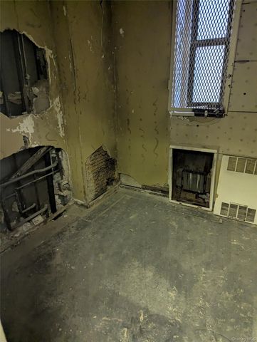 910 Sheridan Avenue E, Bronx, NY 10451