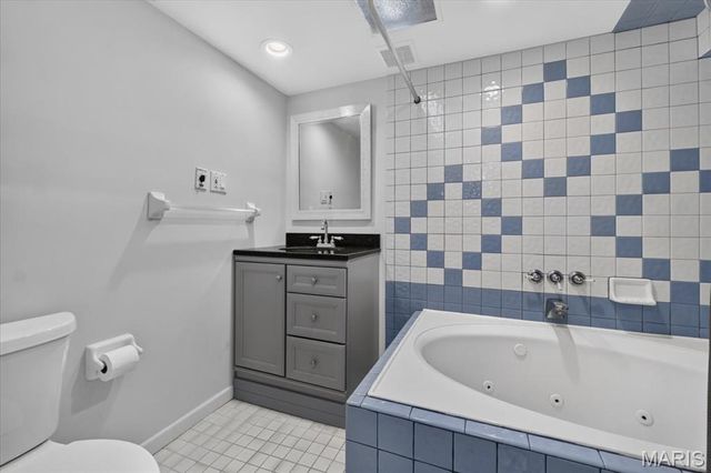 10632 Saint Francis Lane, St Ann, MO 63074