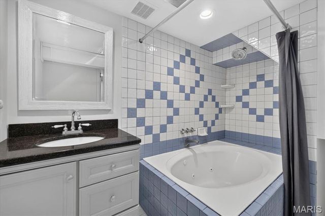 10632 Saint Francis Lane, St Ann, MO 63074