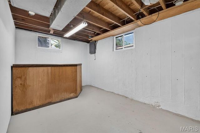 10632 Saint Francis Lane, St Ann, MO 63074