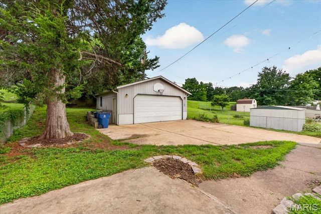 10632 Saint Francis Lane, St Ann, MO 63074