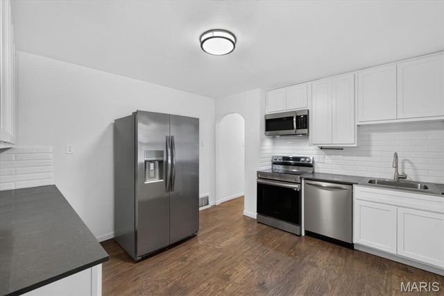 10632 Saint Francis Lane, St Ann, MO 63074