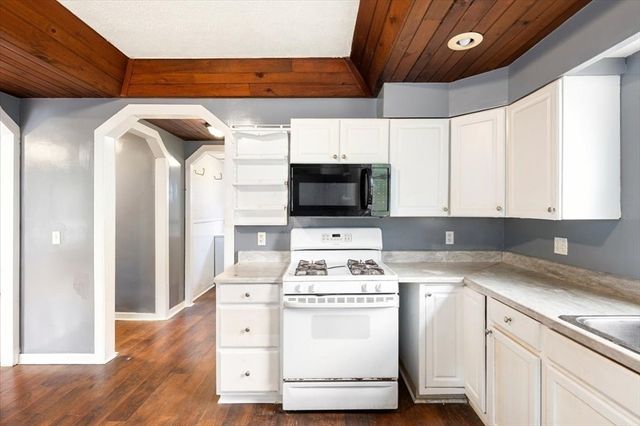 11 Fernwood Ave, Lynn, MA 01904