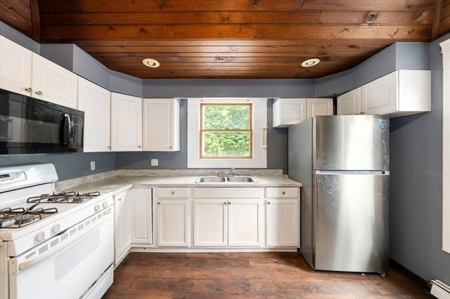 11 Fernwood Ave, Lynn, MA 01904