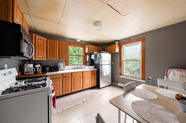 11 Fernwood Ave, Lynn, MA 01904