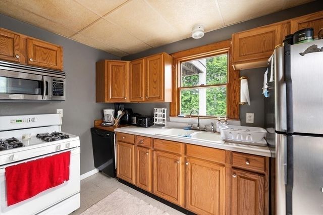 11 Fernwood Ave, Lynn, MA 01904