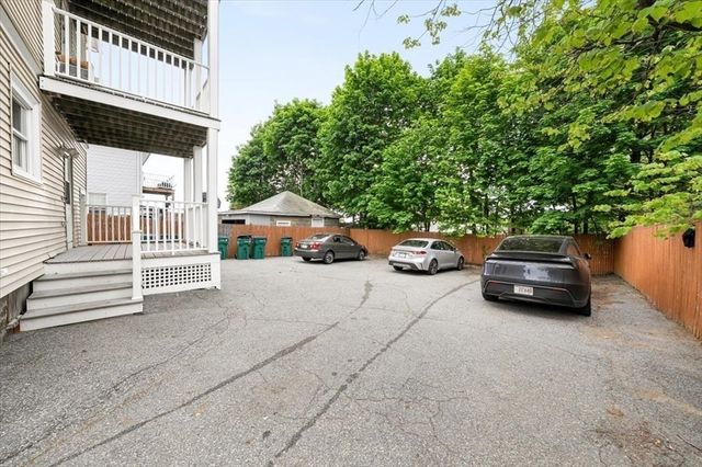11 Fernwood Ave, Lynn, MA 01904