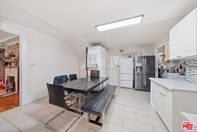 1220 Crenshaw Boulevard, Los Angeles, CA 90019