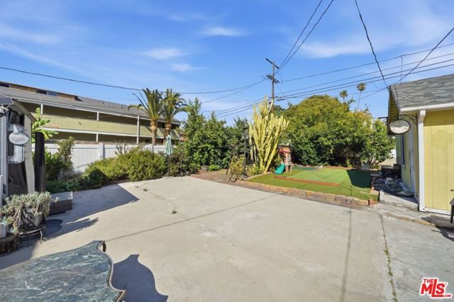 1220 Crenshaw Boulevard, Los Angeles, CA 90019