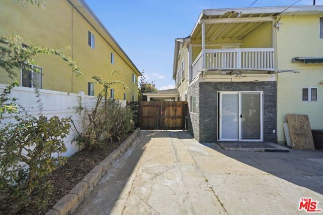 1220 Crenshaw Boulevard, Los Angeles, CA 90019