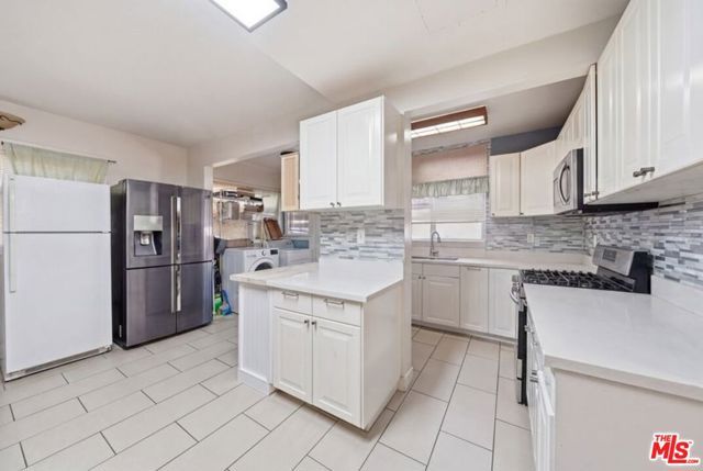 1220 Crenshaw Boulevard, Los Angeles, CA 90019