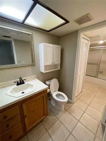 4873 PURITAN CIRCLE 2401, Tampa, FL 33617