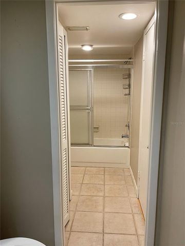 4873 PURITAN CIRCLE 2401, Tampa, FL 33617