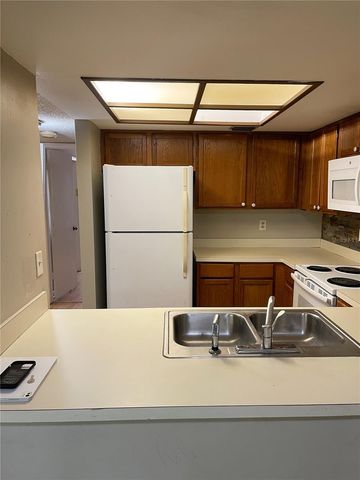 4873 PURITAN CIRCLE 2401, Tampa, FL 33617