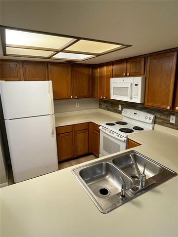 4873 PURITAN CIRCLE 2401, Tampa, FL 33617