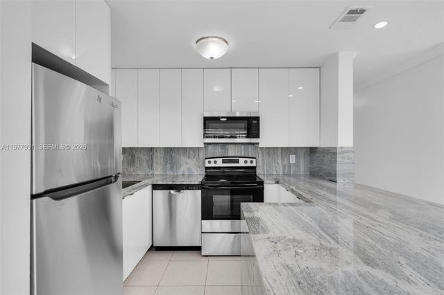 6863 SW 21st St, Miramar, FL 33023