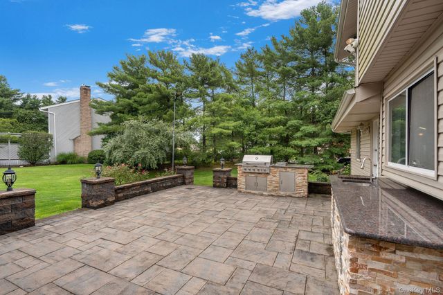 70 Juniper Lane, Muttontown, NY 11791