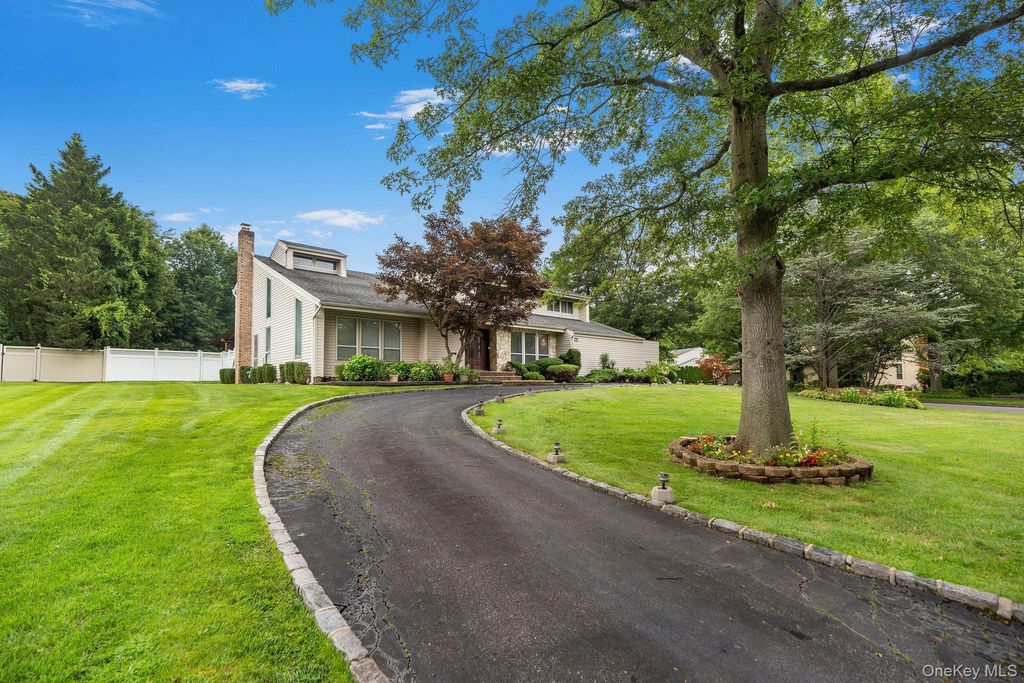 70 Juniper Lane, Muttontown, NY 11791 — photo 2