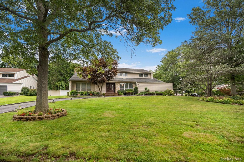 70 Juniper Lane, Muttontown, NY 11791 — photo 3