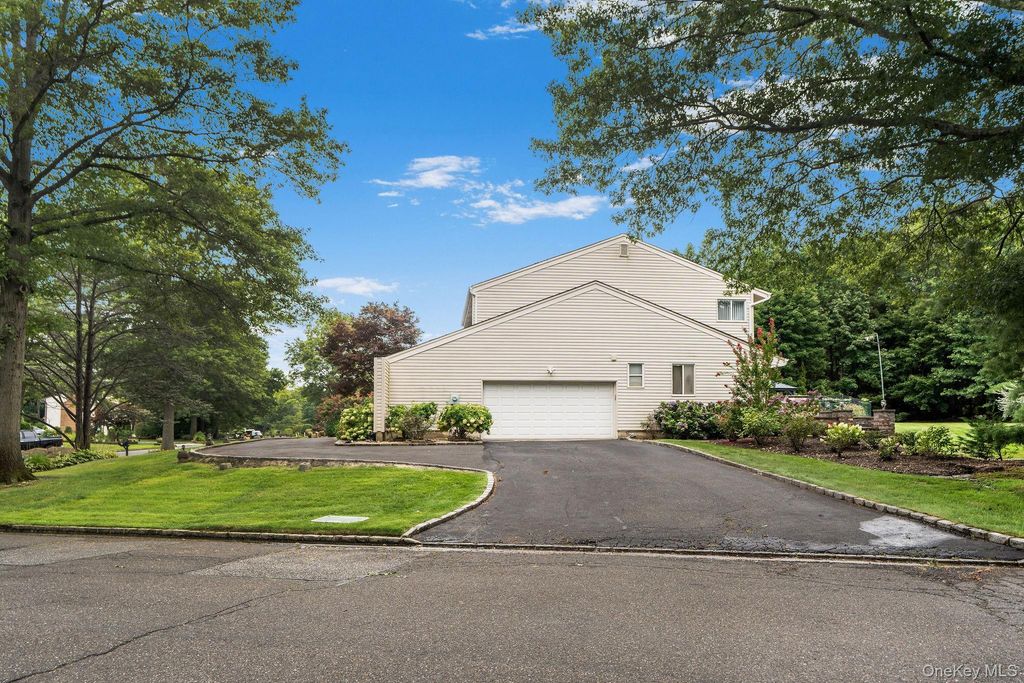 70 Juniper Lane, Muttontown, NY 11791 — photo 5