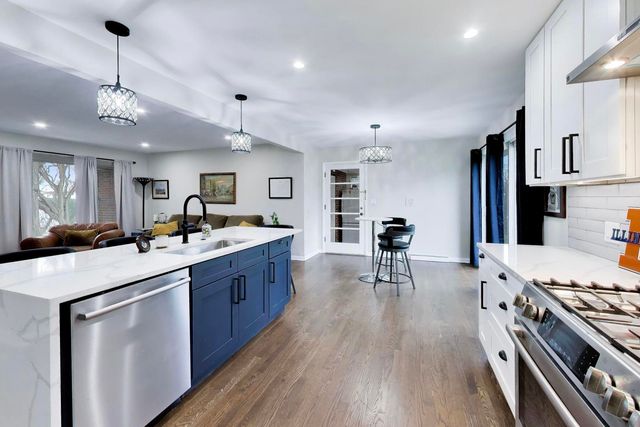 108 W Sunset Road, Mount Prospect, IL 60056