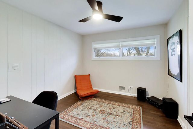 108 W Sunset Road, Mount Prospect, IL 60056