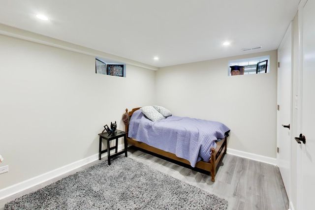 108 W Sunset Road, Mount Prospect, IL 60056