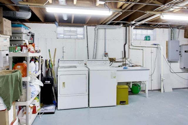 108 W Sunset Road, Mount Prospect, IL 60056