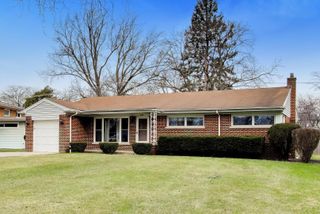 108 W Sunset Road, Mount Prospect, IL 60056