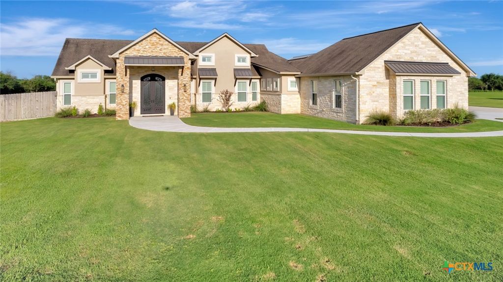 500 Sendera Loop, Victoria, TX 77904
